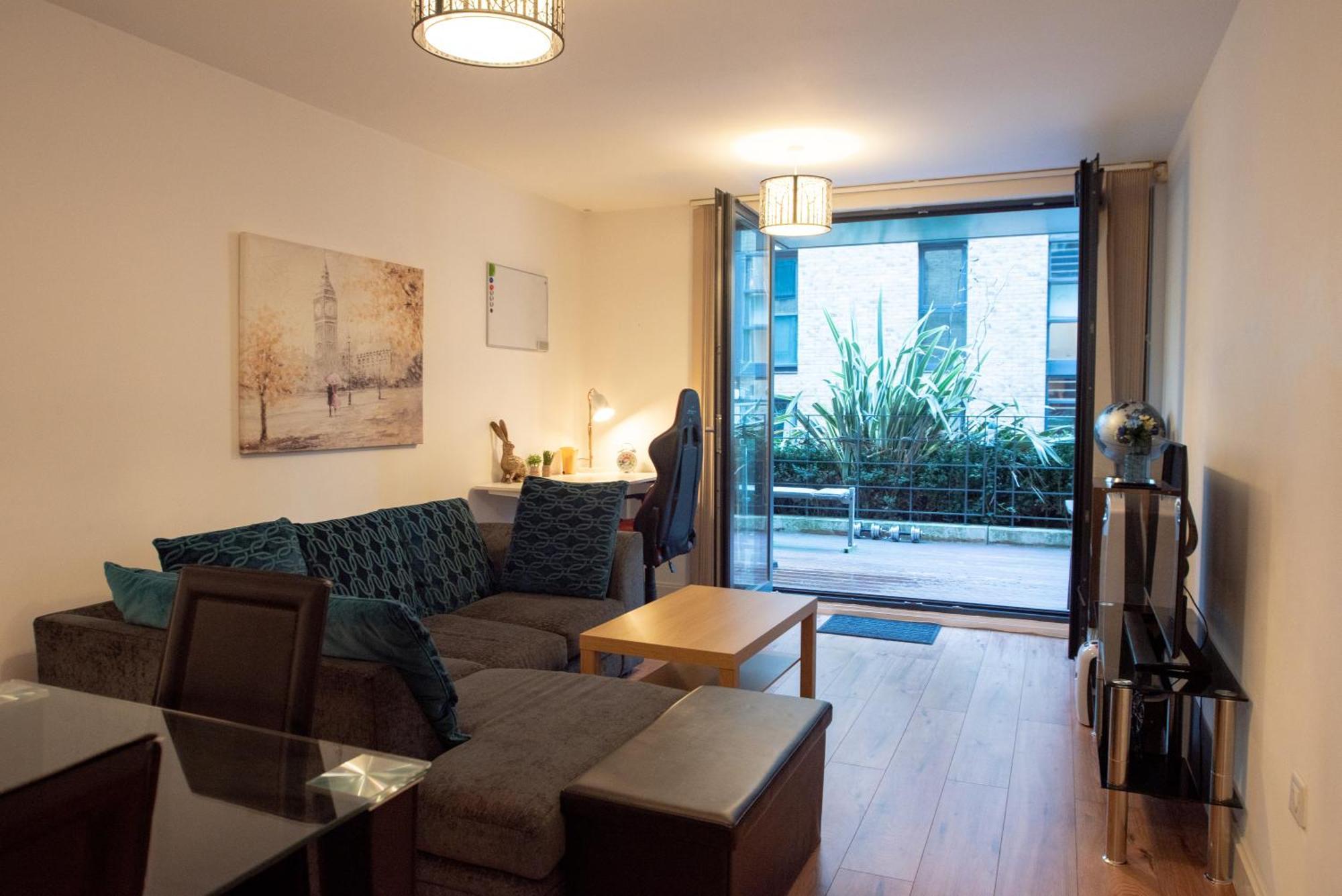 Spacious 1 Bed Apartment With Workspace, Coffee & Free Secure Parking 伯明翰 外观 照片