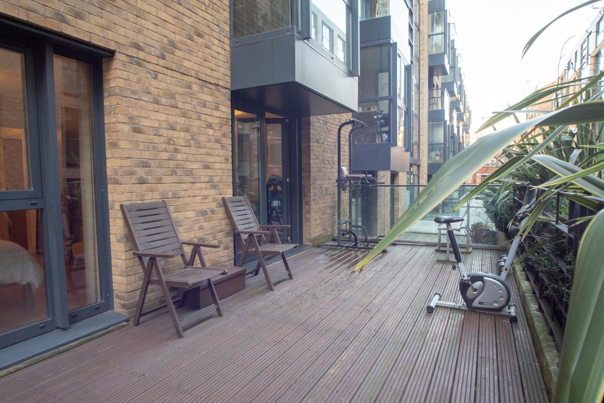 Spacious 1 Bed Apartment With Workspace, Coffee & Free Secure Parking 伯明翰 外观 照片