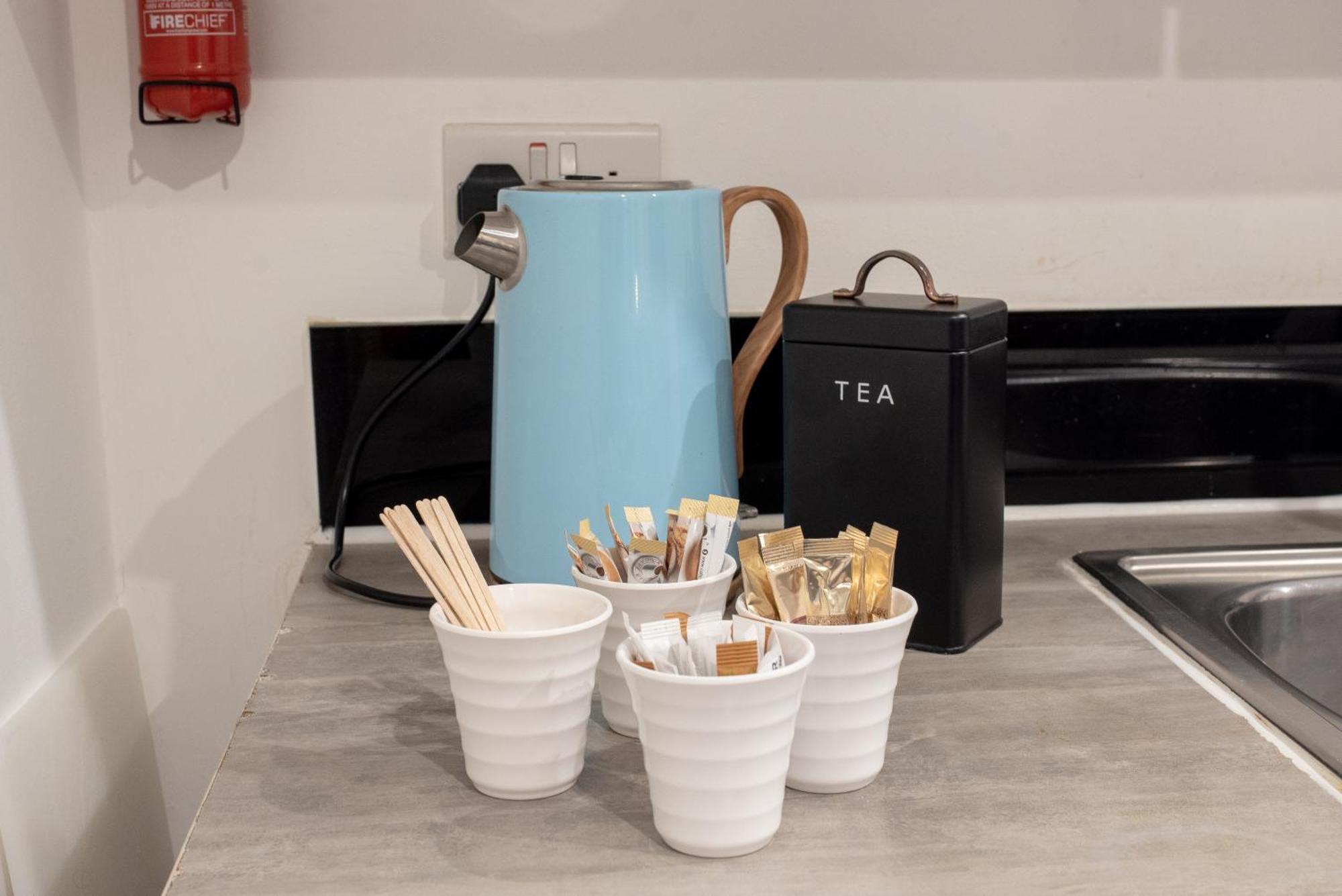 Spacious 1 Bed Apartment With Workspace, Coffee & Free Secure Parking 伯明翰 外观 照片
