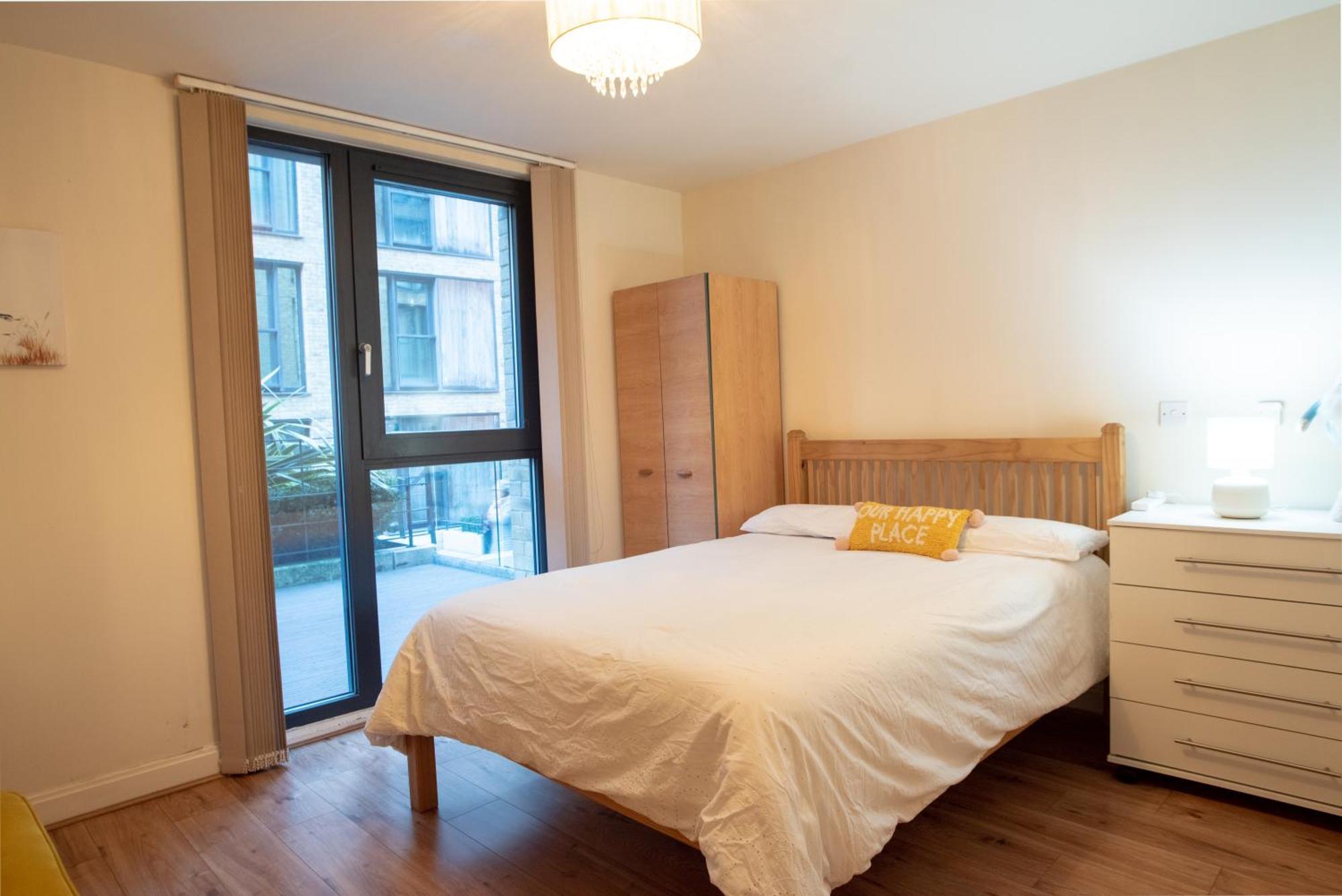 Spacious 1 Bed Apartment With Workspace, Coffee & Free Secure Parking 伯明翰 外观 照片