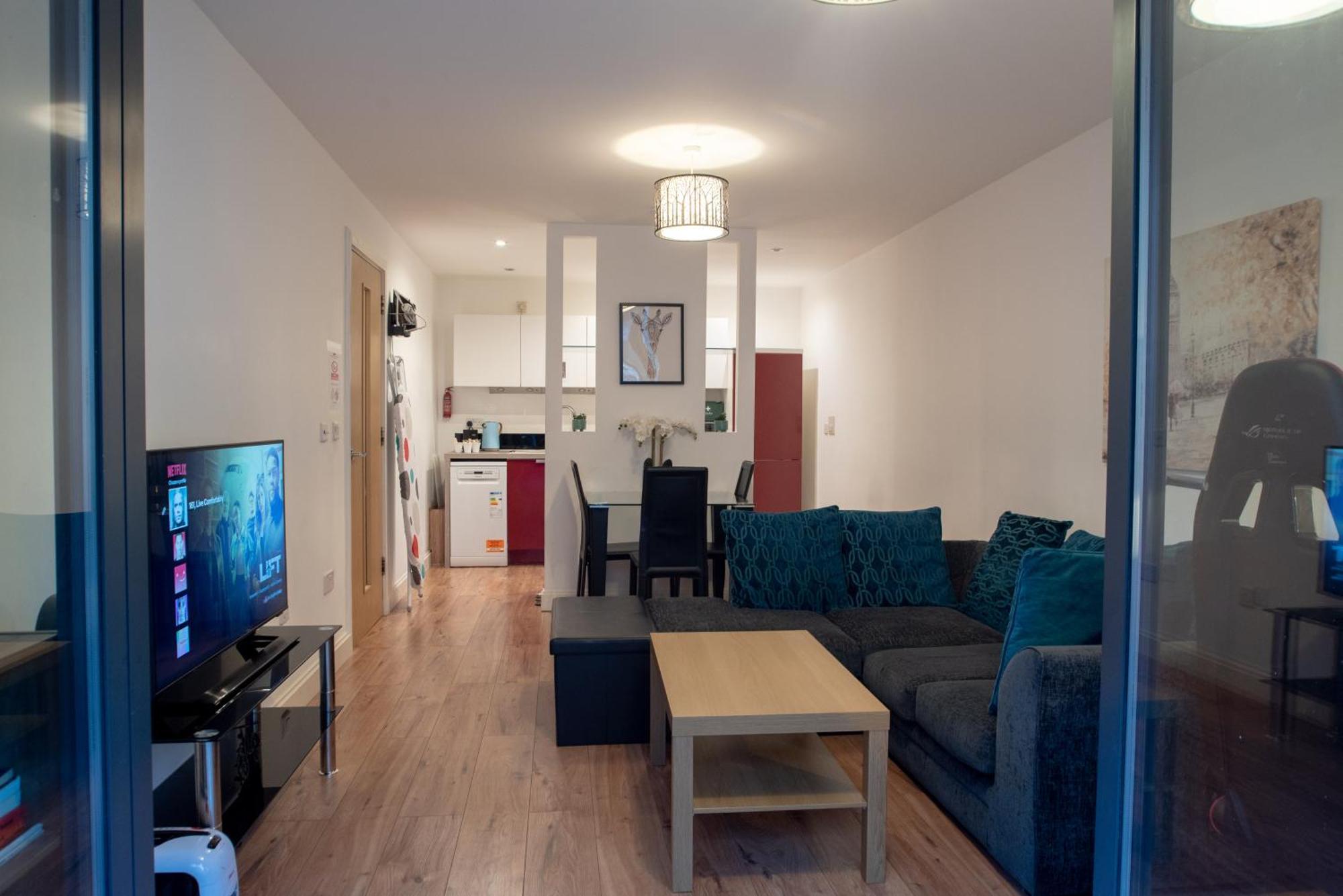 Spacious 1 Bed Apartment With Workspace, Coffee & Free Secure Parking 伯明翰 外观 照片