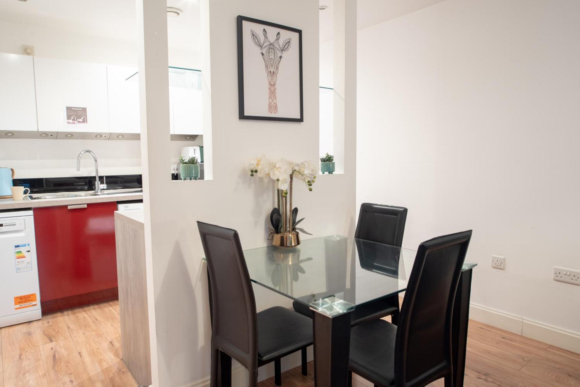 Spacious 1 Bed Apartment With Workspace, Coffee & Free Secure Parking 伯明翰 外观 照片